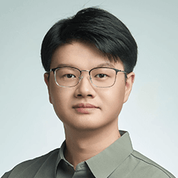 A headshot of Tong Yang