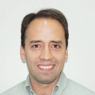 Headshot of Professor Felipe Herrera