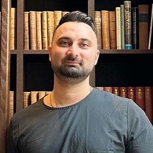 Headshot of Milad Kamkar