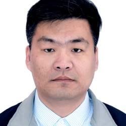 A headshot of Yingliang Liu