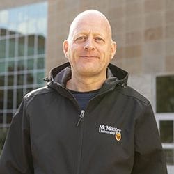 A headshot of Niko Hildebrandt