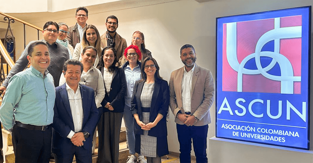 Foto: Tomada en las instalaciones de ASCUN (Asociación Colombiana de Universidades, Bogotá, Colombia) con los miembros de la Comisión 4 del Consorcio Colombia, tras las negociaciones.