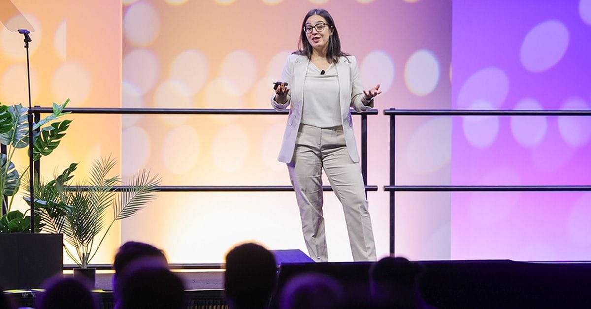 Prof. Sahika Inal presents her keynote lecture at the ACS Fall 2025 Meeting.