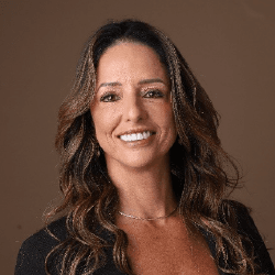 A headshot of Dr. Márcia Cristina Khalil de Oliveira