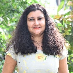 Headshot of Prof. Shobhna Kapoor