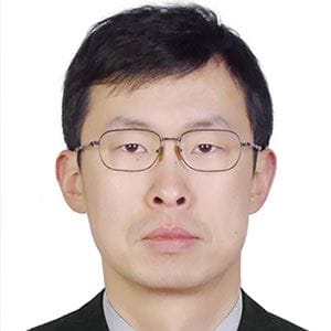 Headshot of Shun Duan